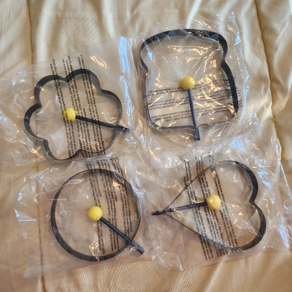 Avon egg molds set of 4 new in the box - Picture 4 of 5